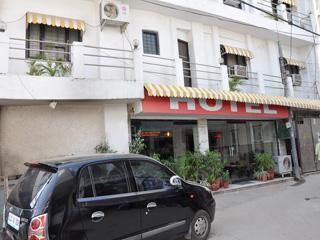 Hotel Oyo Metro Tower Near Ambience Mall New Delhi