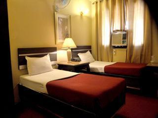 Oyo Metro Tower Near Ambience Mall 3* New Delhi