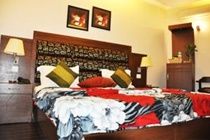 Oyo Metro Tower Near Ambience Mall Hotel 3*